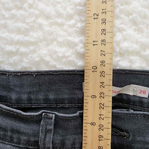 Levi's 710 Jeans Super Skinny Womens 28 Black Denim 28X28 Mid Rise Tappered Legs - Picture 11 of 11